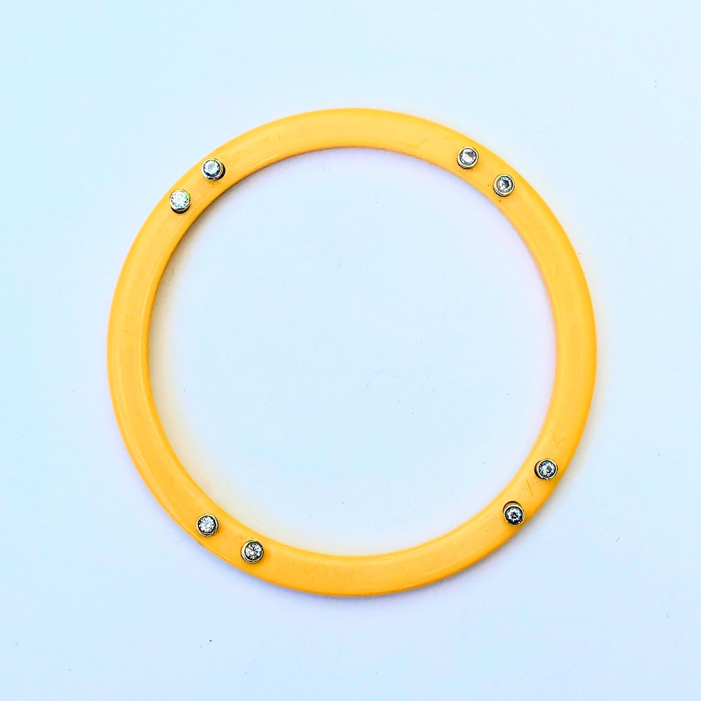 Soft Yellow Bakelite Bangle with Sparkle and Movement