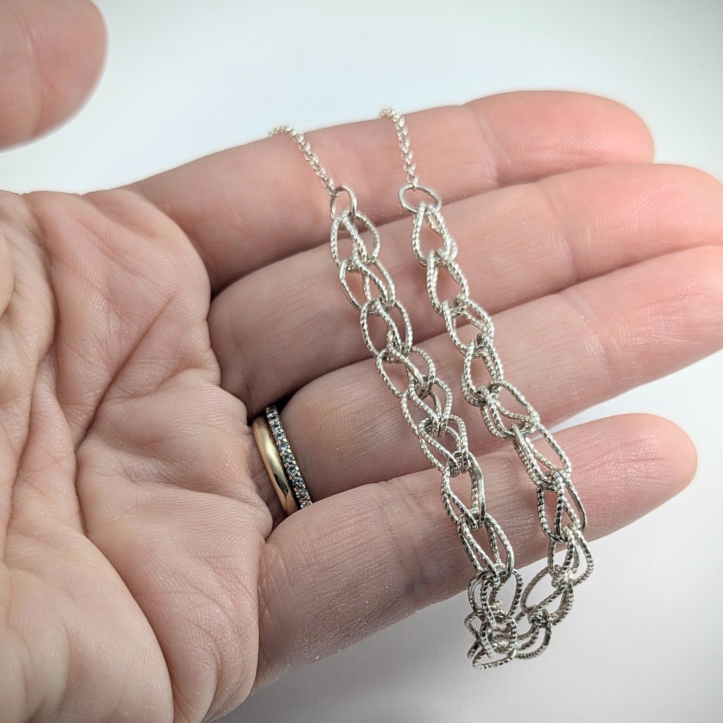 Folded Loop Chain